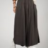 ago_brown_skirt_pants نمای نزدیک از پارچه سیلک دامن شلوار ریزشی