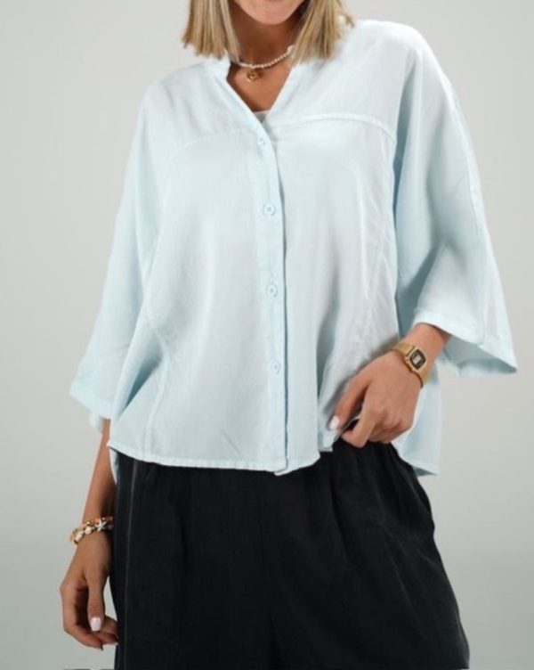 ago_silk_light_blue_shirt شومیز سیلک پارچه ریزشی آستین کوتاه آبی کمرنگ