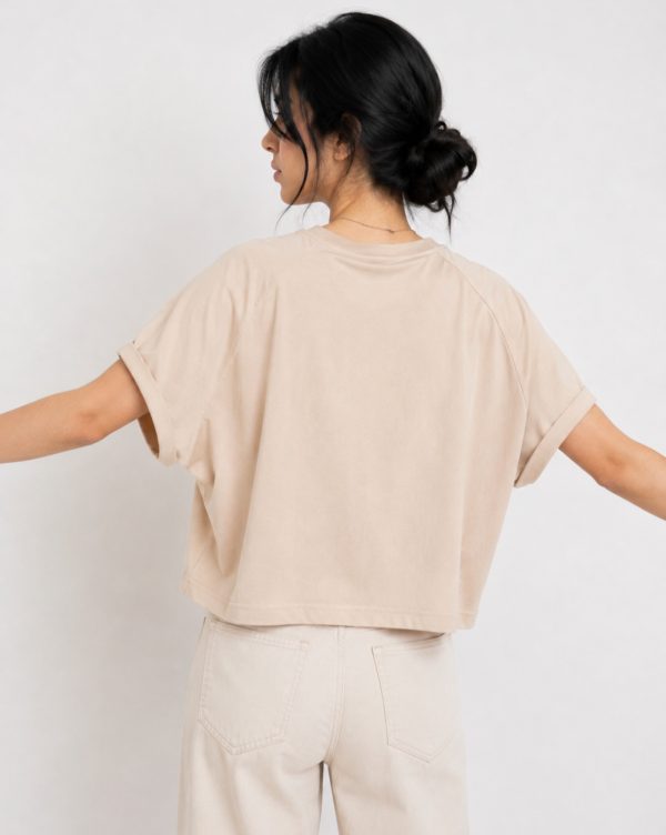 ago_bat_tshirt_cream تصویر از پشت تیشرت آستین خفاشی